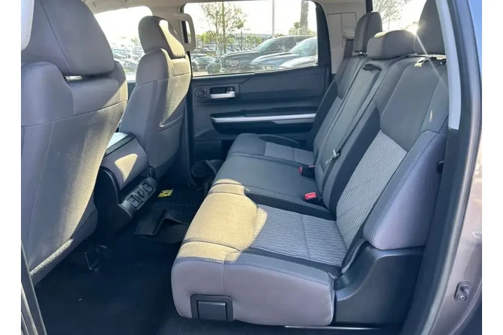 $36289 : Toyota Tundra 2017 4x4 SR5 4 image 5