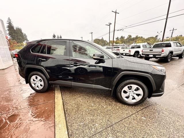 $32588 : 2024 RAV4 LE image 6