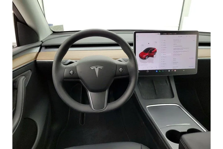 $33998 : Tesla Model Y 2022 AWD Long image 10