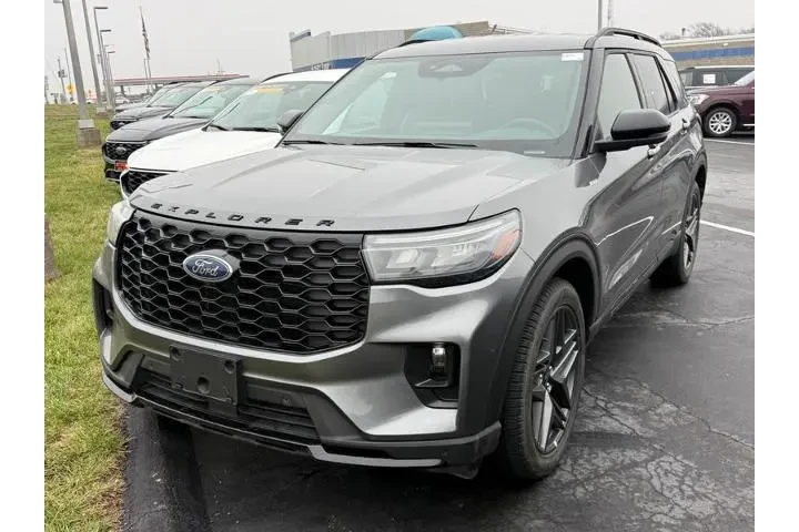 $39995 : Ford Explorer 2025 AWD ST-Li image 2