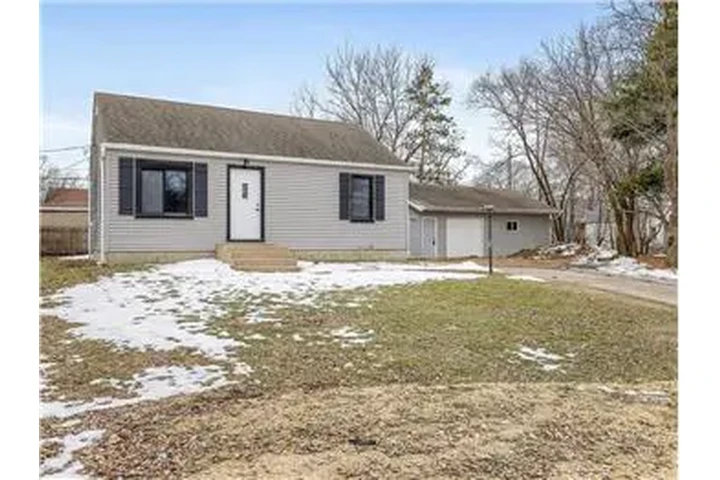 $1100 : Rental property with 2 bedro image 1