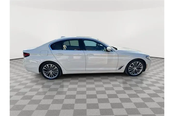 $32300 : BMW 5 Series 2023 AWD 530i x image 2