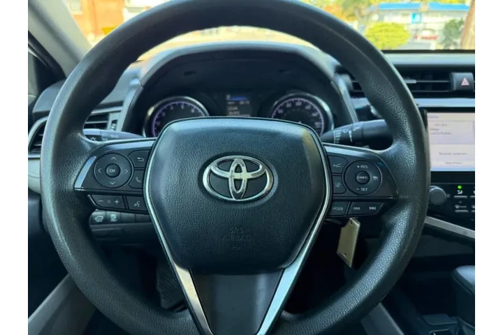 2020 Camry LE image 10