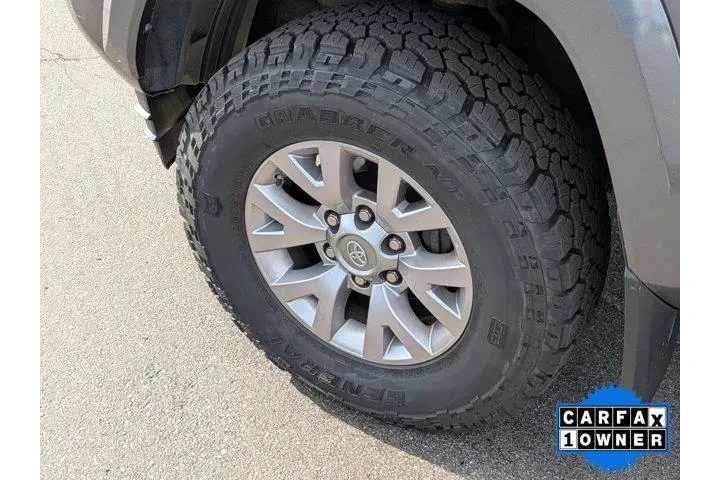 $29110 : Toyota Tacoma 2016 4x4 SR5 V image 10