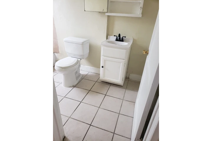 $1595 : 1 bedroom apartment, 1st floor image 8
