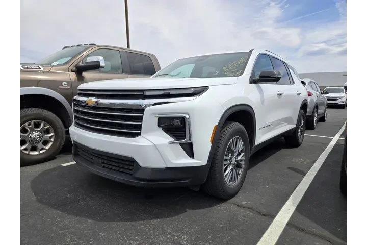 $37991 : Chevrolet Traverse 2025 LT 4 image 2