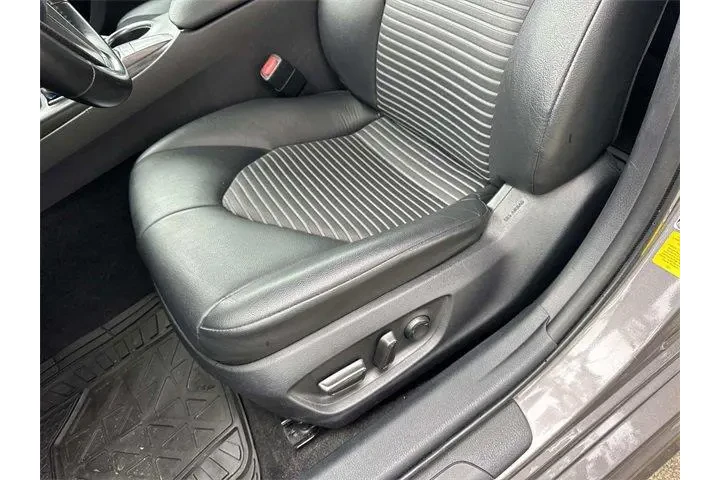 $23557 : Toyota Camry 2023 SE Nightsh image 10