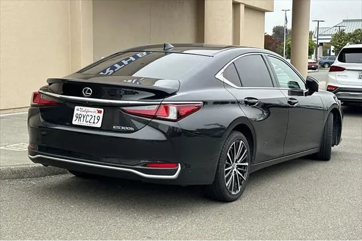 $38990 : Lexus ES 300h 2024 4dr Sedan image 5