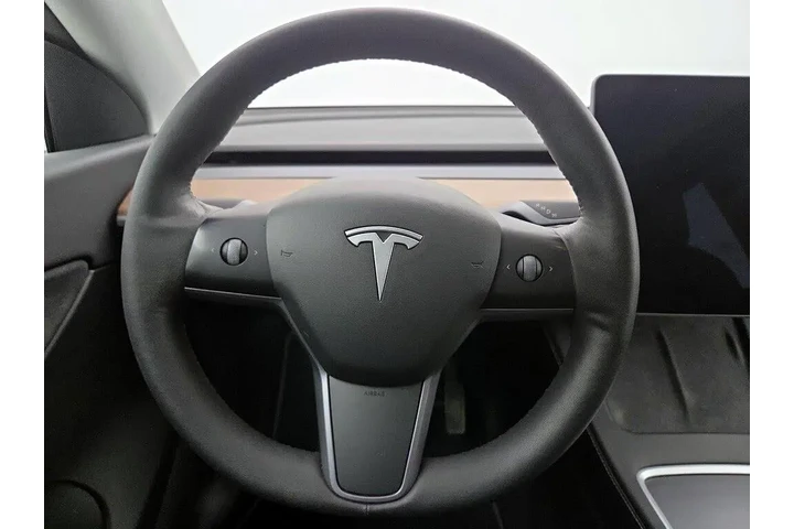 $31998 : Tesla Model Y 2021 AWD Long image 10