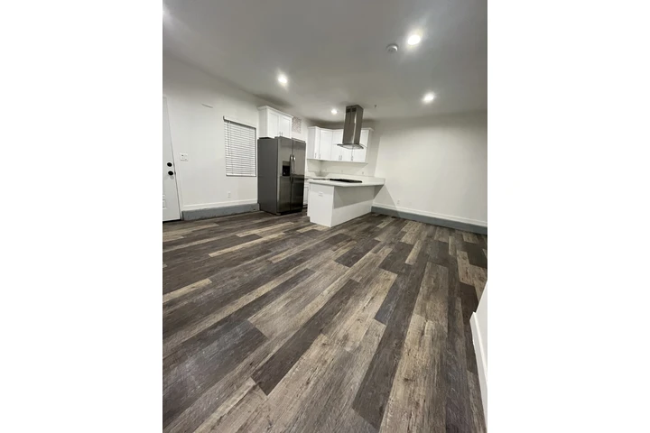 $1650 : ESTUDIO DE RENTA image 3