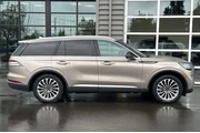 $33618 : Lincoln Aviator 2020 AWD Res thumbnail