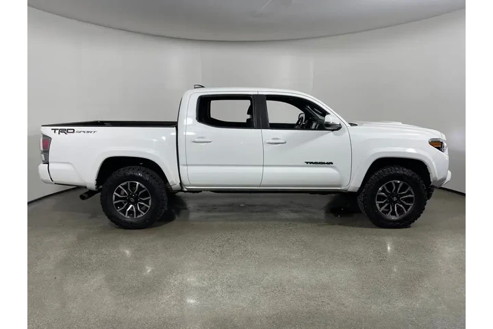 $28995 : Toyota Tacoma 2020 4x2 TRD O image 2