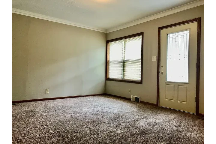 $800 : 1 beds and 1 baths available image 6