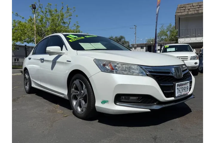 2014 Accord Plug-In image 4