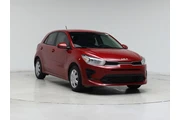 Kia Rio 5-Door 2023 S 4dr Wa en Hialeah
