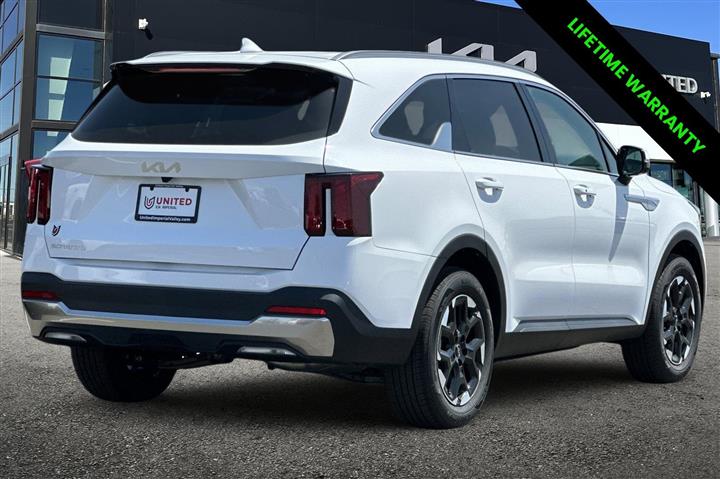 $36685 : New 2025 Sorento S image 5