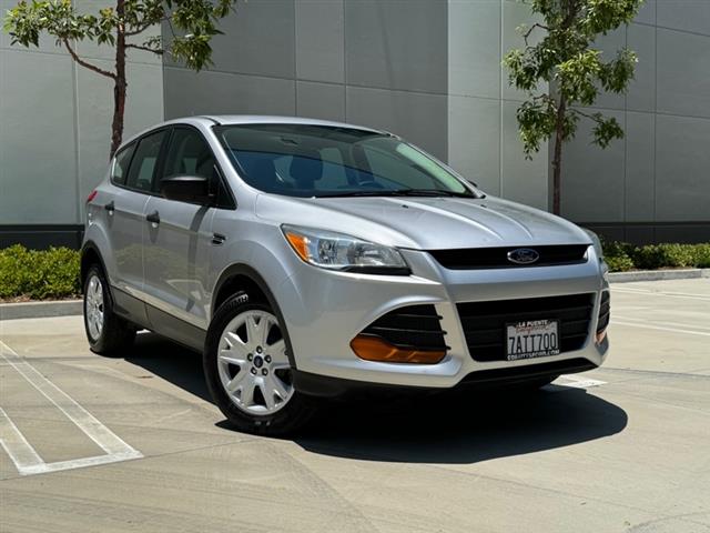 2014 Escape S FWD image 1