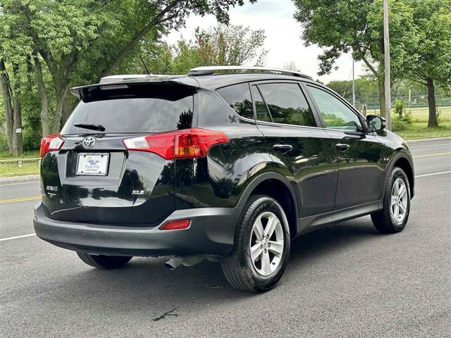 2013 RAV4 XLE image 7