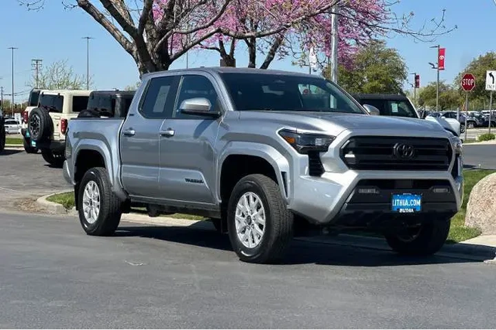 $39995 : Toyota Tacoma 2024 4x4 SR5 4 image 9