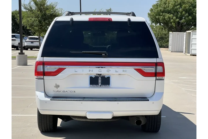$14899 : Lincoln Navigator 2017 4x4 S image 8