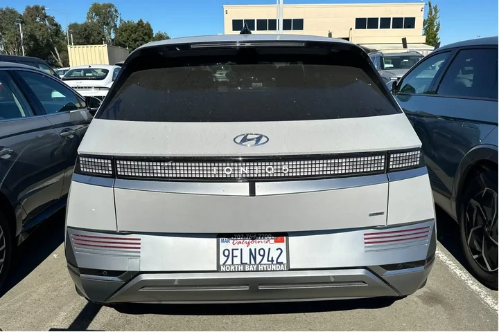 $28990 : Hyundai IONIQ 5 2023 AWD Lim image 6