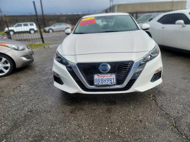 $18999 : 2020 Altima 2.5 S image 3