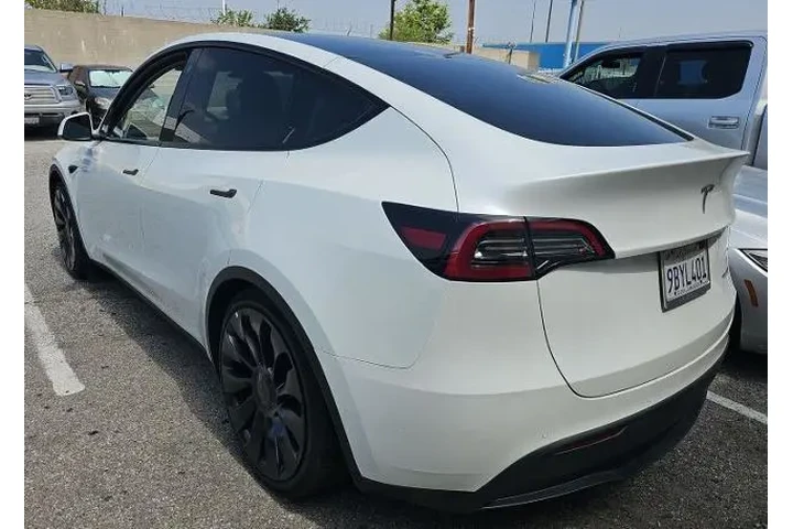 $32000 : Tesla Model Y 2022 AWD Perfo image 3