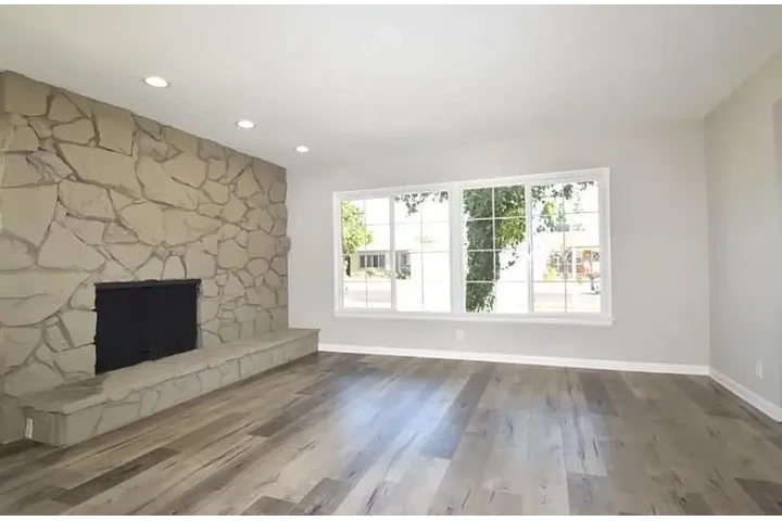 $2500 : 3Bed/2Bath House in Koreatown image 4