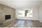 $2500 : 3Bed/2Bath House in Koreatown thumbnail