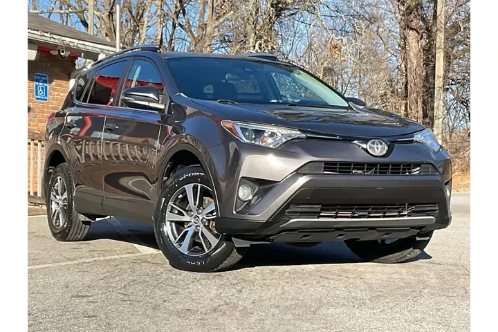 $15985 : Toyota RAV4 2018 XLE 4dr SUV image 3