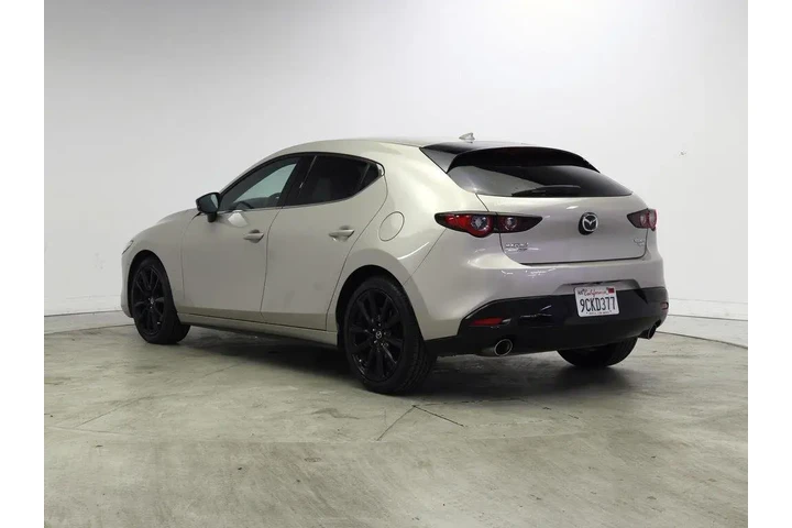 $25998 : Mazda Mazda3 Hatchback 2022 image 2