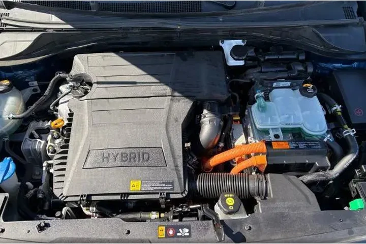 $11900 : Kia Niro 2017 FE 4dr Crossov image 6