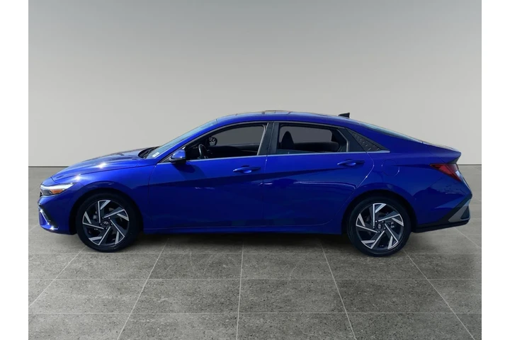 $29001 : Hyundai ELANTRA 2025 Limited image 2