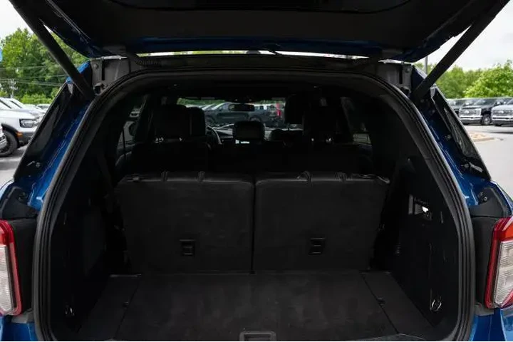 $34987 : Ford Explorer 2021 AWD ST 4d image 9
