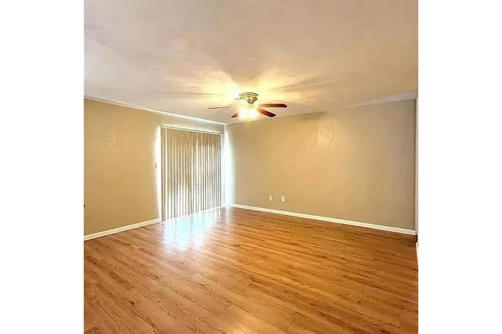 $1200 : House for rent image 6