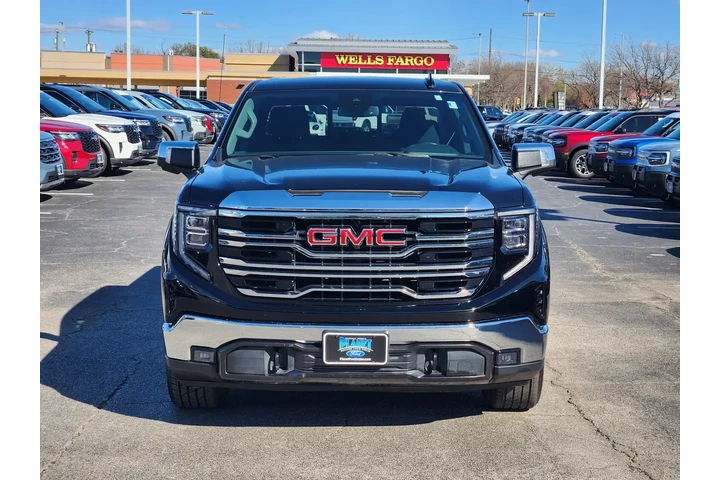 $39959 : GMC Sierra 1500 2022 4x2 SLT image 2