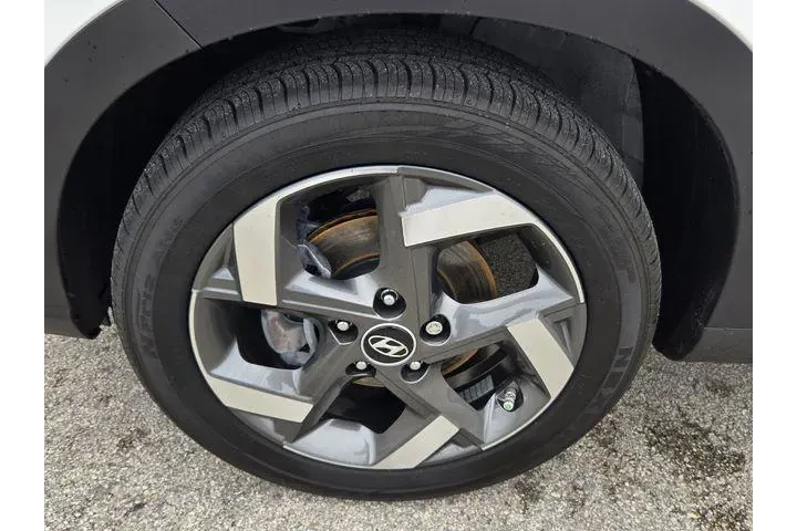 $24585 : Hyundai VENUE 2025 Limited 4 image 5