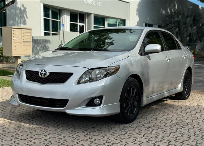 $8500 : Toyota Corolla SPORT 2010 image 9