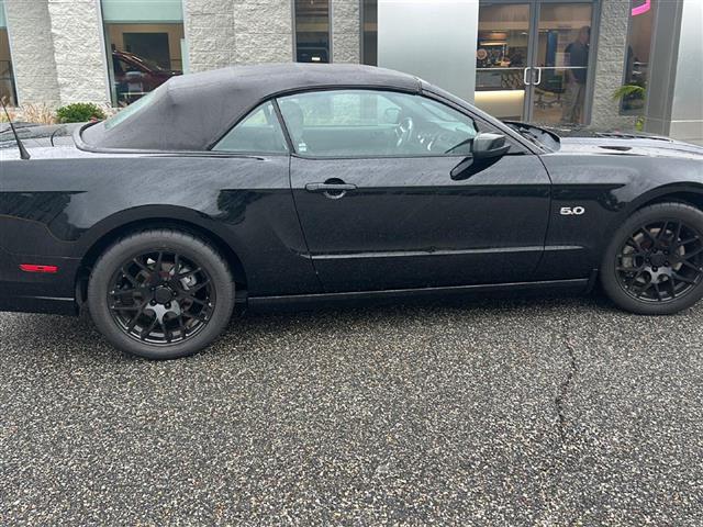 $27900 : PRE-OWNED 2014 FORD MUSTANG GT image 2