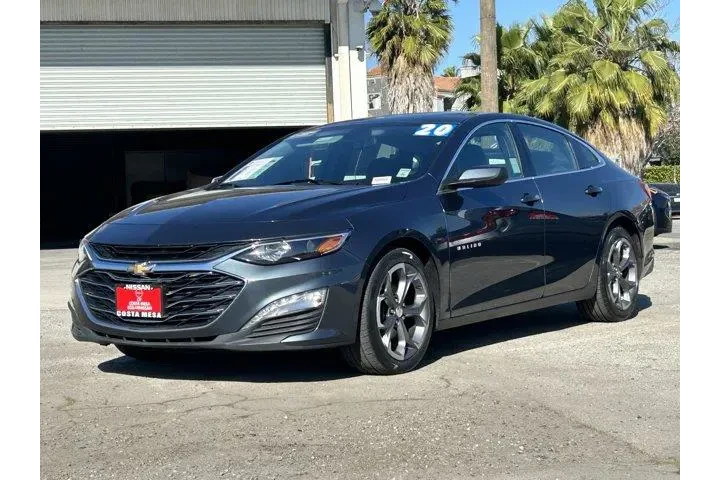 $12742 : Chevrolet Malibu 2020 LT 4dr image 1