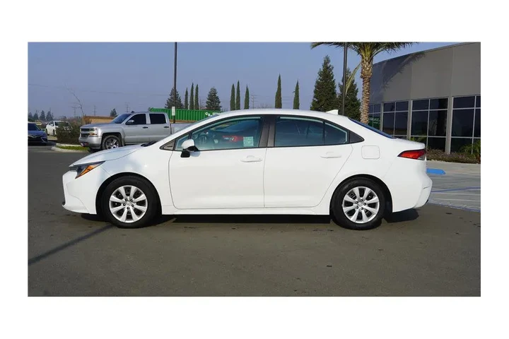 $22250 : 2025 Corolla LE image 9