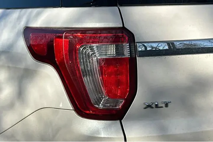 $12995 : Ford Explorer 2016 XLT 4dr S image 8