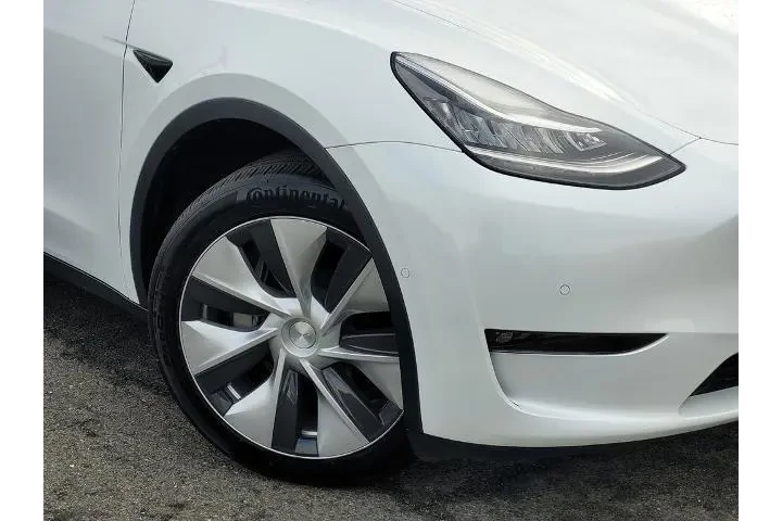 $29900 : Tesla Model Y 2022 AWD Long image 9
