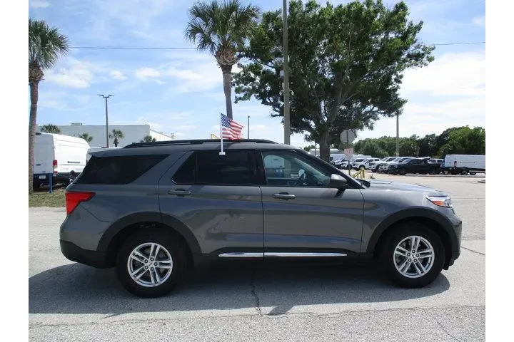$27995 : Ford Explorer 2022 AWD XLT 4 image 8