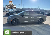 $31989 : Chrysler Pacifica Plug-In Hy thumbnail
