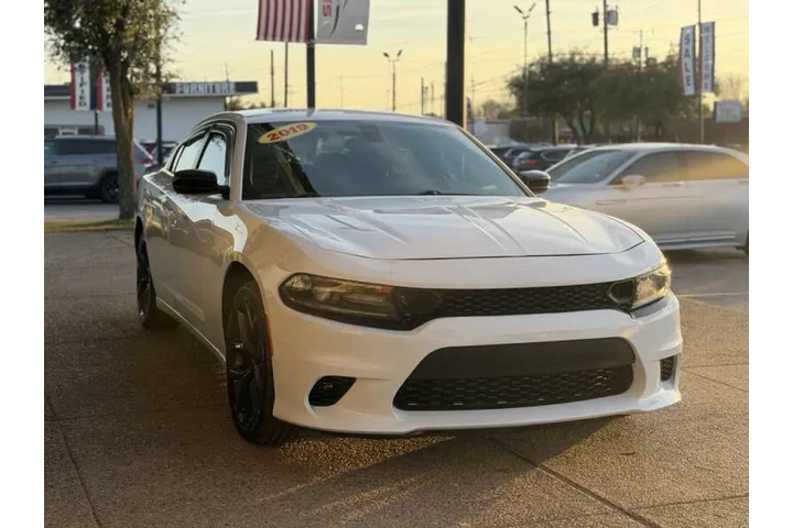 $17499 : 2019 Charger SXT image 3