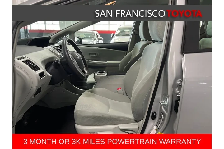 $15988 : 2012 Prius v Three image 10