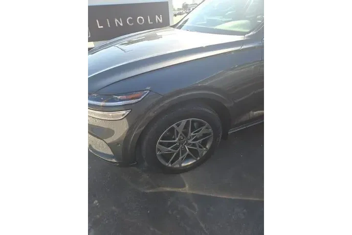$35882 : Genesis GV70 2023 AWD 2.5T S image 3