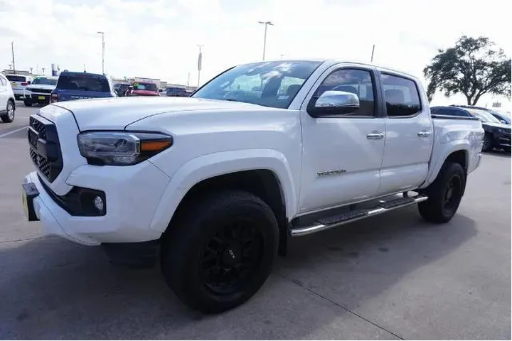 $37488 : Toyota Tacoma 2021 4x4 Limit image 3