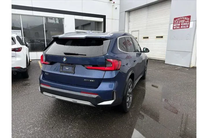 $33943 : BMW X1 2023 AWD xDrive28i 4d image 6